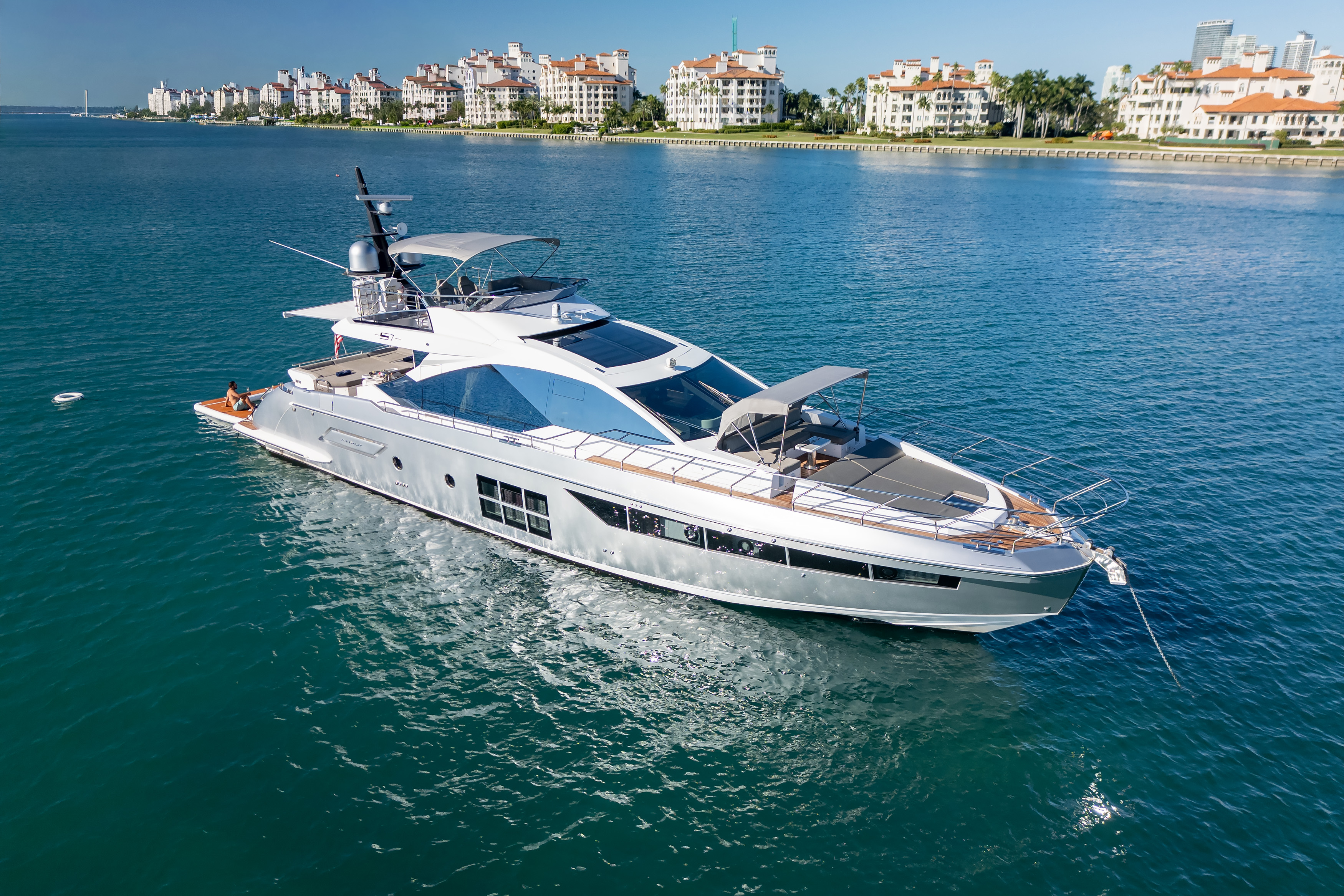 Harbour Island Marina departure point for yacht charter