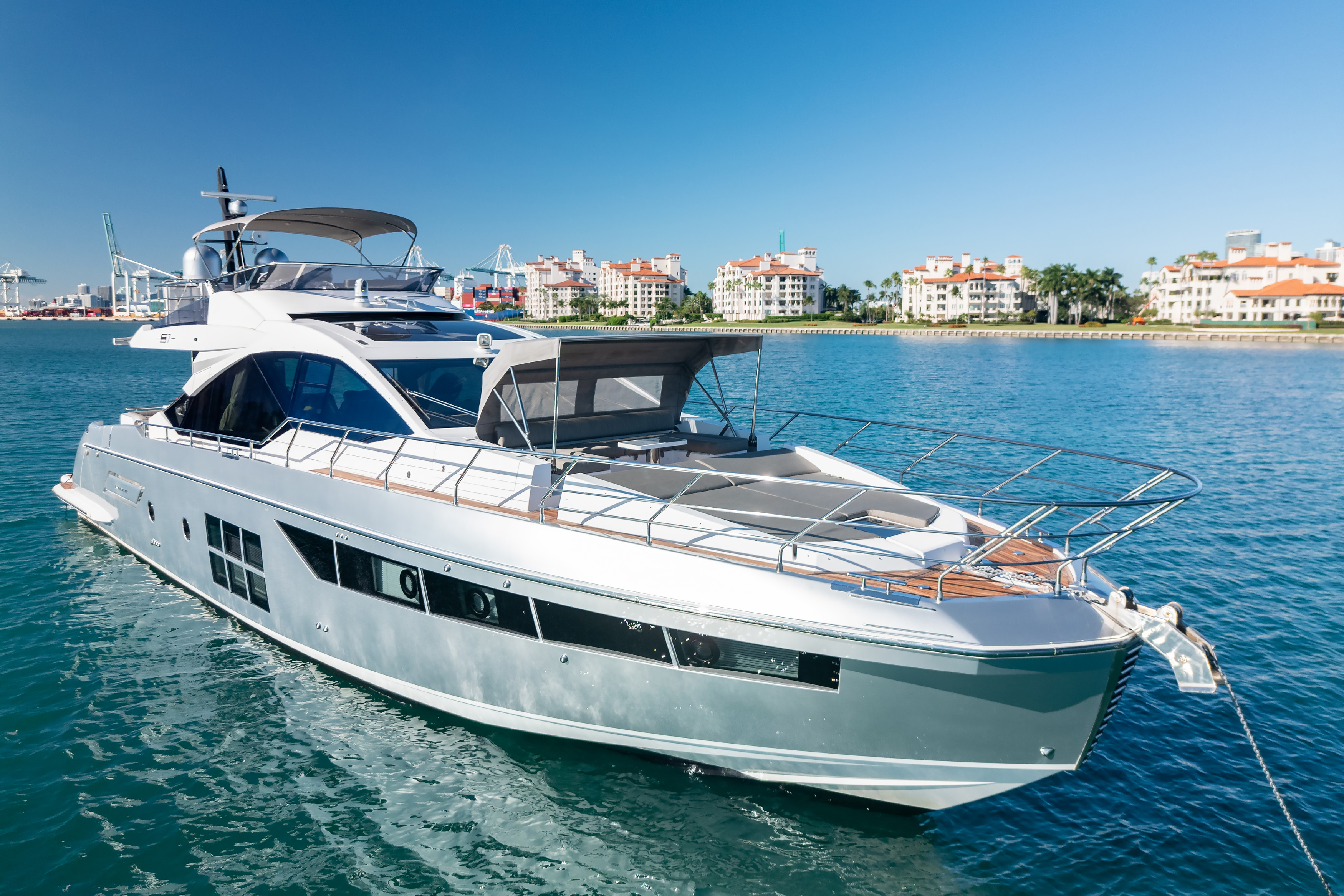 Stern view with extended swim platform