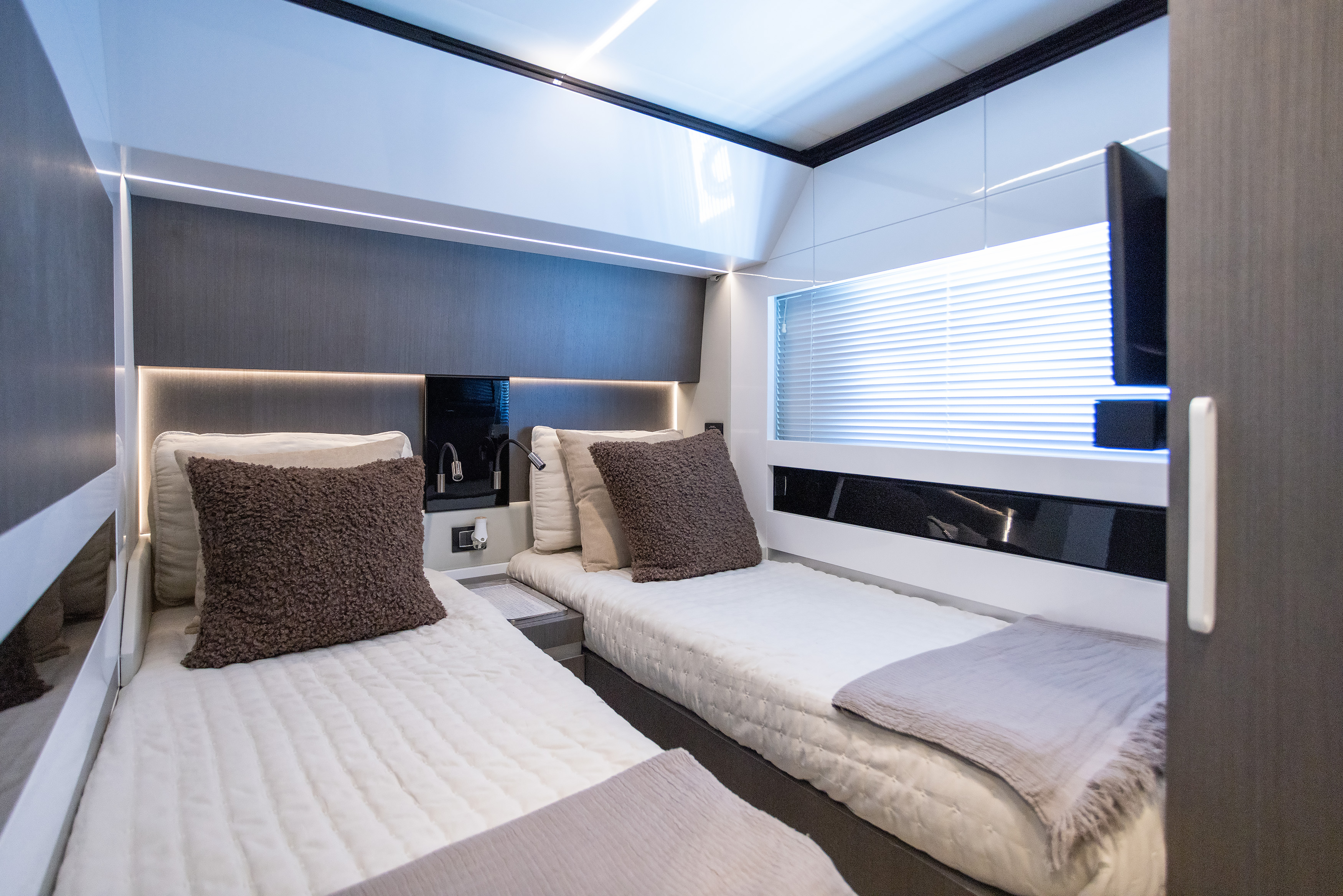 Guest cabin with bunk configuration